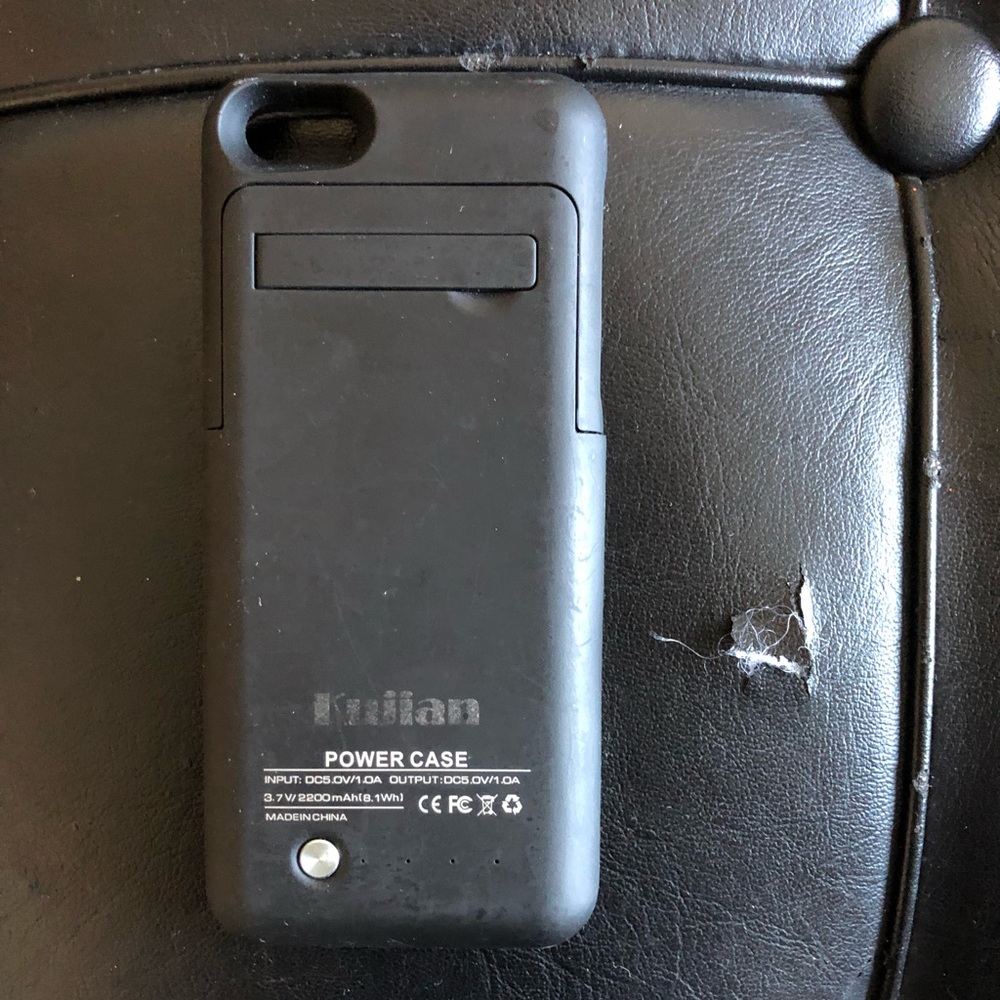 Charging IPhone 5/5s Case